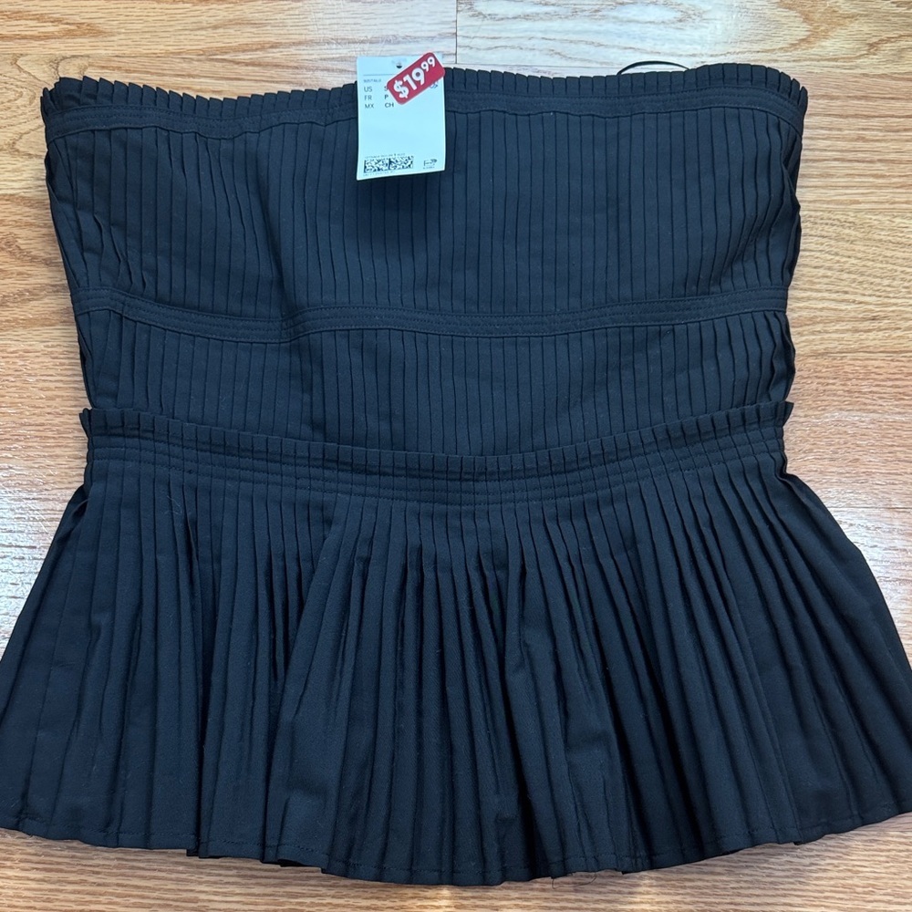 H & M Black Strapless Pleated Top